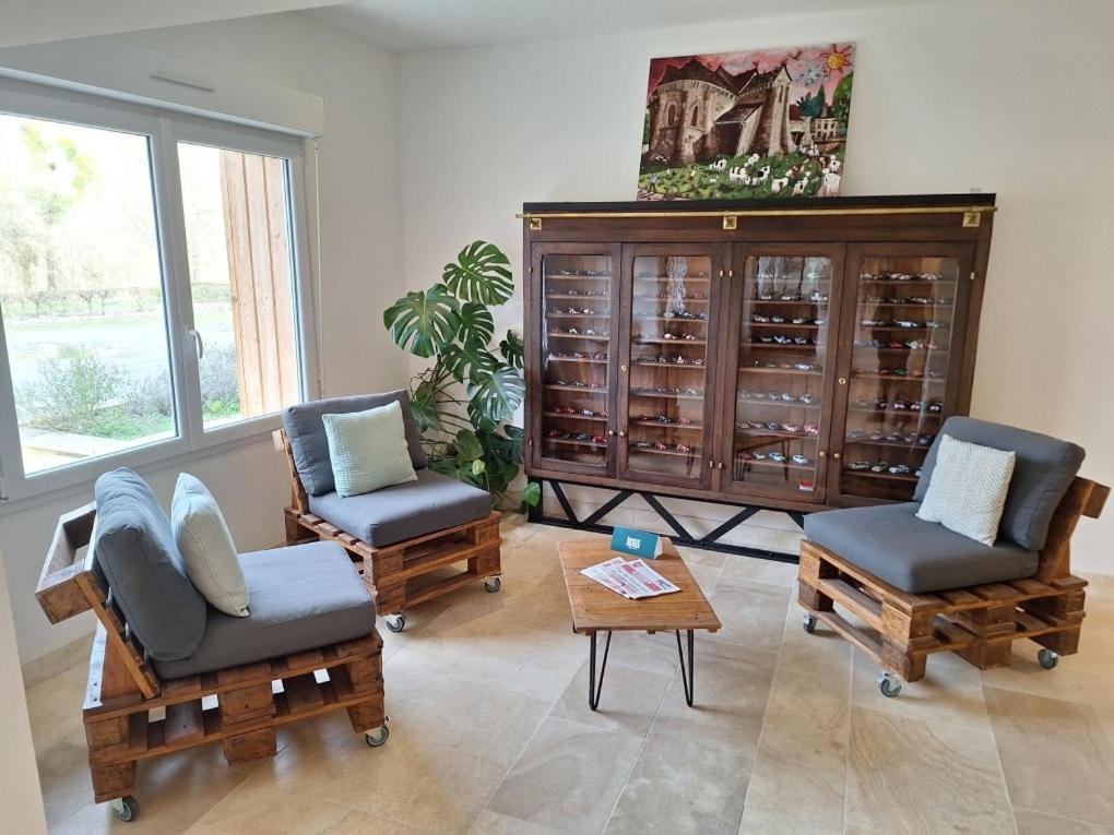 Logis Hotel Les Tilleuls Bruere-Allichamps Екстериор снимка