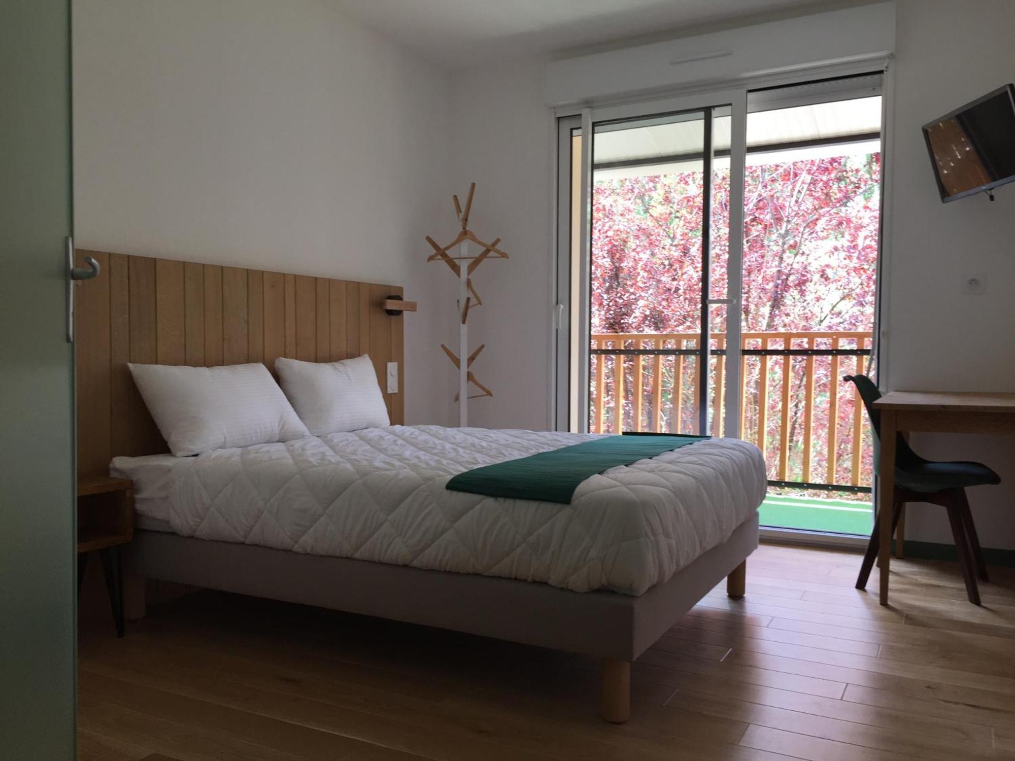 Logis Hotel Les Tilleuls Bruere-Allichamps Екстериор снимка